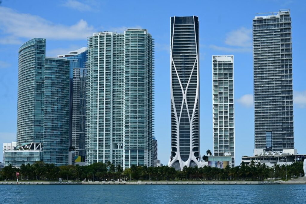 The Luxury Properties - Real Estate Market in Miami