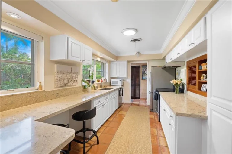 2717-ne-26th-terrace-fort-lauderdale-fl-15