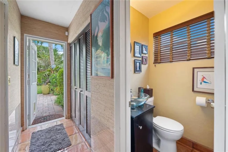 2717-ne-26th-terrace-fort-lauderdale-fl-19