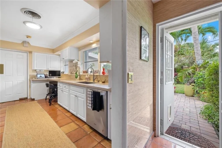 2717-ne-26th-terrace-fort-lauderdale-fl-20