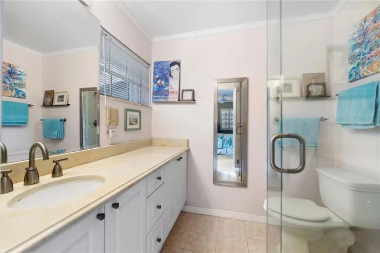 2717-ne-26th-terrace-fort-lauderdale-fl-28