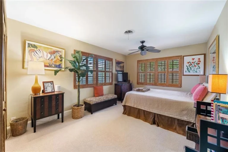 2717-ne-26th-terrace-fort-lauderdale-fl-30