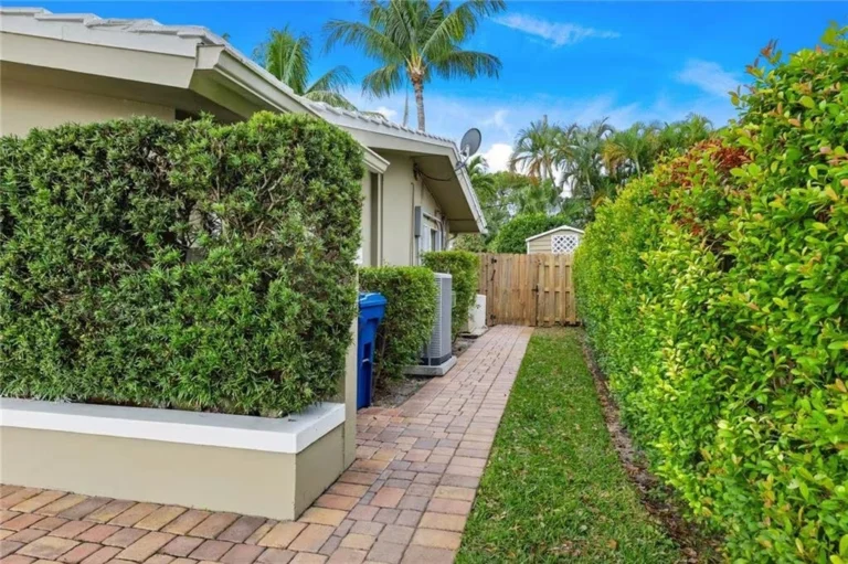 2717-ne-26th-terrace-fort-lauderdale-fl-44