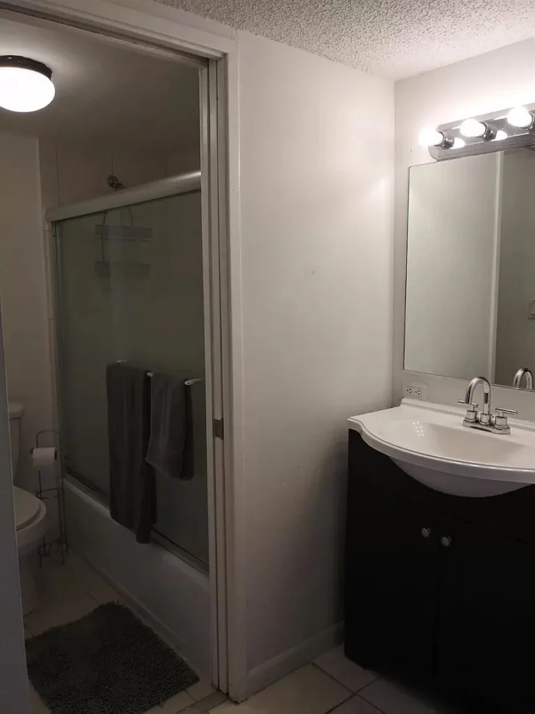 Apartment-in-Sunny-Isles-Beach-Florida-11