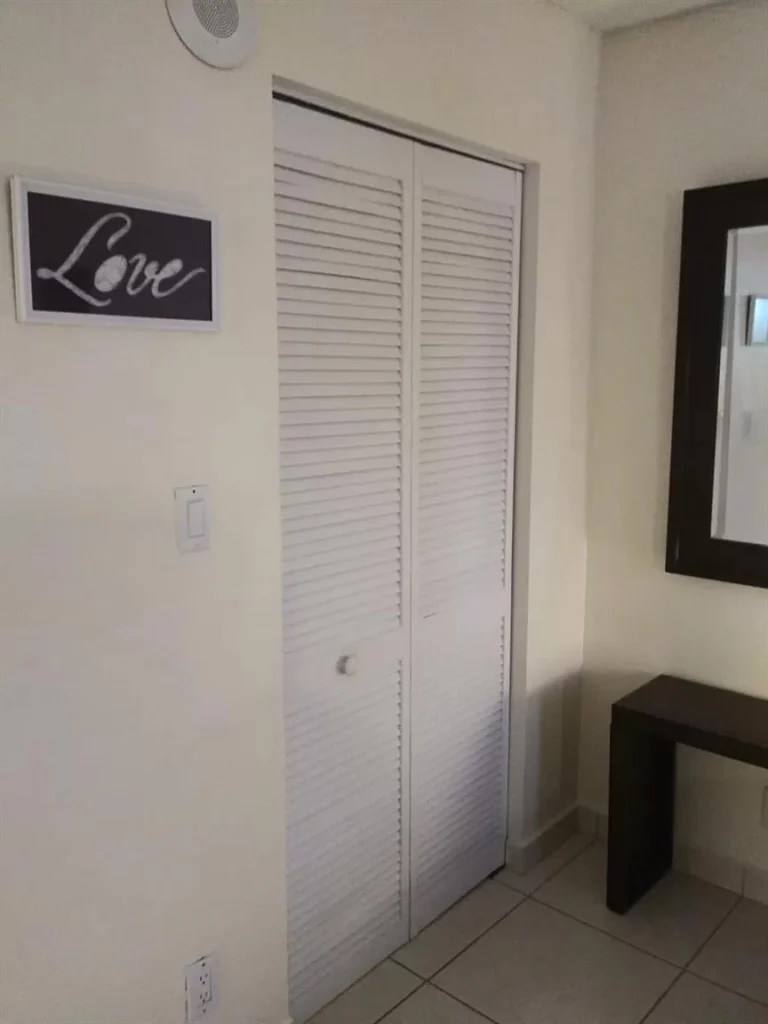 Apartment-in-Sunny-Isles-Beach-Florida-13