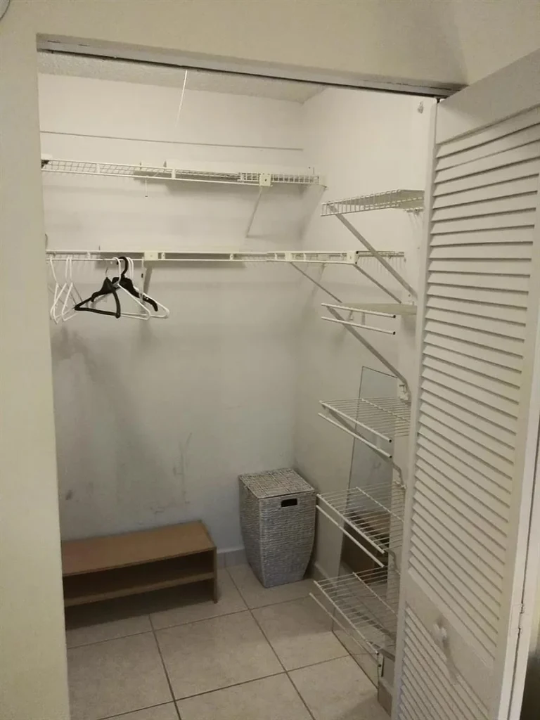 Apartment-in-Sunny-Isles-Beach-Florida-19