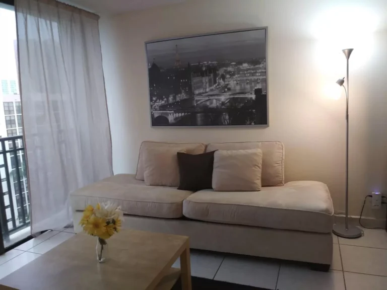 Apartment-in-Sunny-Isles-Beach-Florida-5