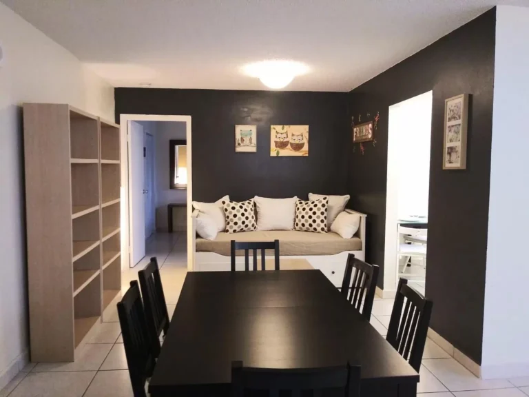 Apartment-in-Sunny-Isles-Beach-Florida-6