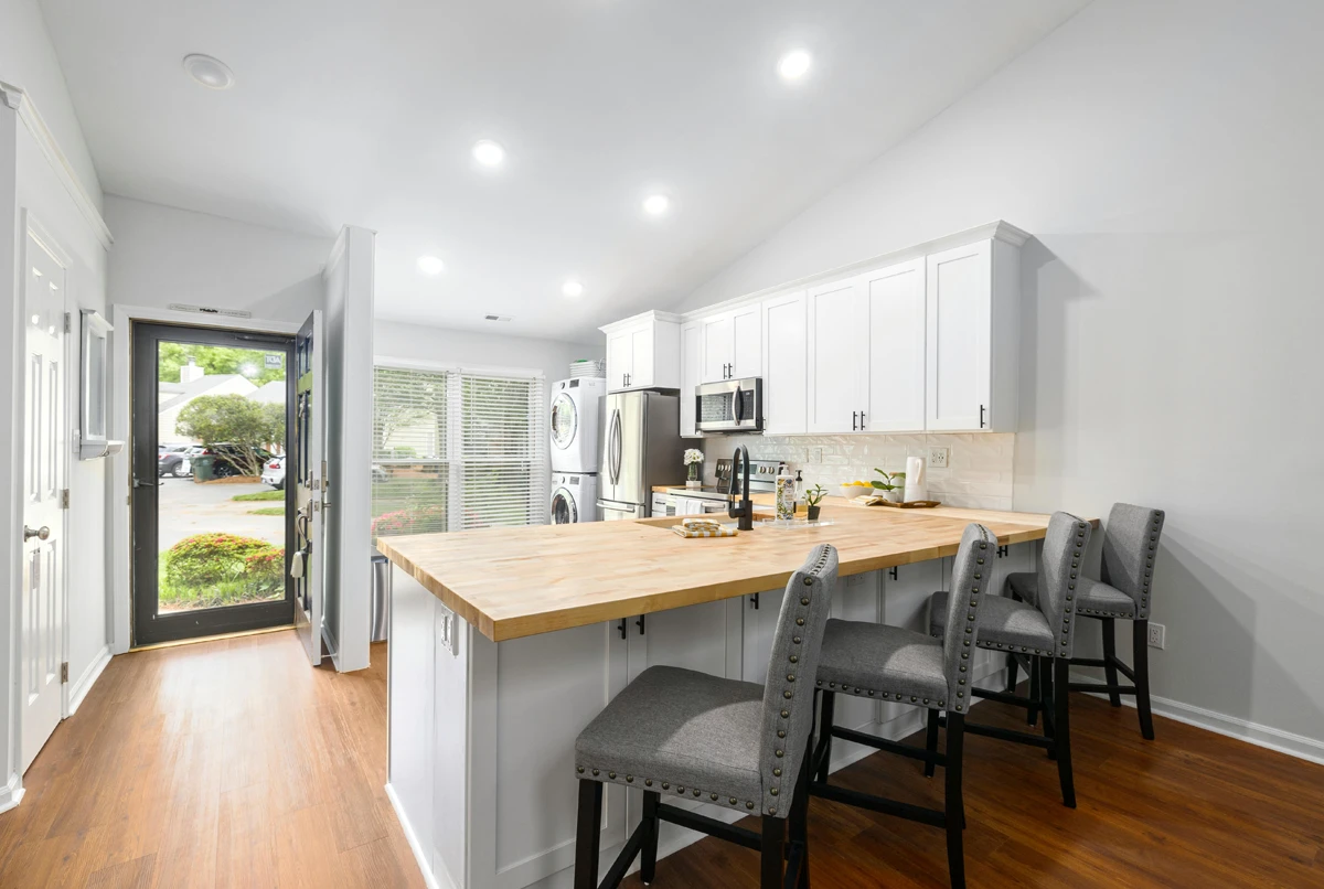 Kitchen Remodeling in Rio Vista, Fort Lauderdale Coastal Elegance Meets Modern Functionality
