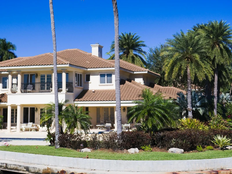 Exterior Remodeling in Harbour Village Coastal Curb Appeal & Weather-Resistant Upgrades