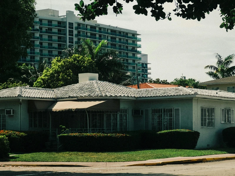 Exterior Remodeling in Harbour Village Coastal Curb Appeal & Weather-Resistant Upgrades