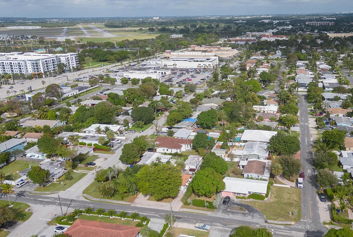 Kitchen Remodeling in Harbor Village, Fort Lauderdale — Coastal Style Meets Smart Home Living